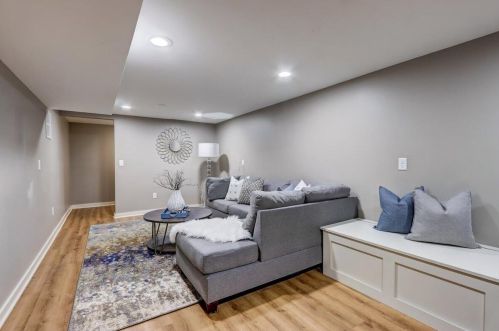 9200 Ironwood Ln, Milwaukee WI  53217-1211 exterior