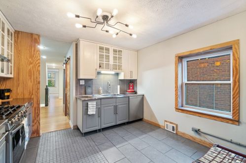 381 Fisk St, Pittsburgh PA 15201-1750 exterior