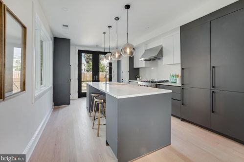 835 Longfellow St, Washington DC  20011-8205 exterior