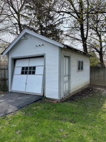 26 Jefferson Ave, Waukegan IL 60085-5338 exterior