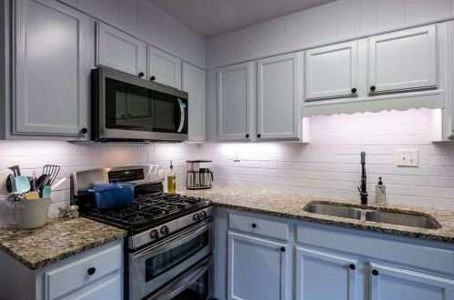 12 Market Sq Pl, Atlanta GA 30318-1428 exterior