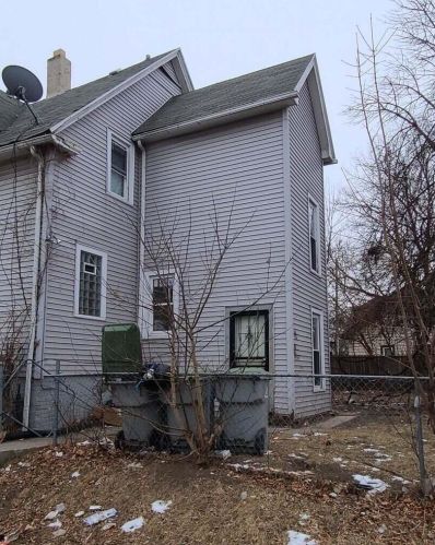 1120 Locust St, Milwaukee WI 53212-2544 exterior