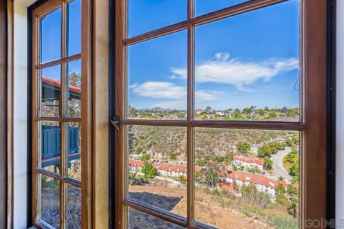 4875 Alder Dr, San Diego CA  92116-2325 exterior