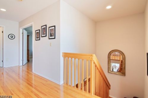 13 Magnolia Ln, Warren NJ 07059-2608 exterior