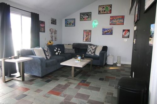 1017 Rdg St, Naples FL 34103-4223 exterior