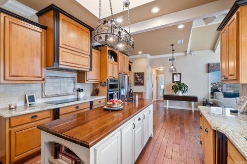 31030 Avenida Del Reposo, Temecula CA 92591-1716 exterior