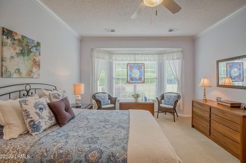 27 Crescent Creek Dr, Bluffton SC 29909-6211 exterior