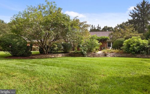 11013 Cripplegate Rd, Rockville MD 20854-1630 exterior