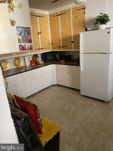 2261 37 St, Camden NJ 08110-2207 exterior