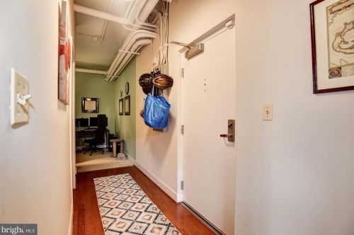 900 Bonifant St, Silver Spring, MD 20910-6511