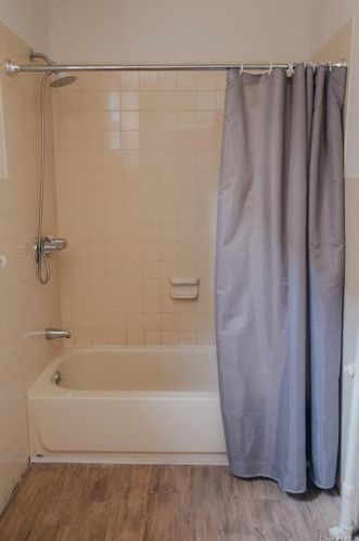 288 201st St, Bronx NY 10458-2204 exterior