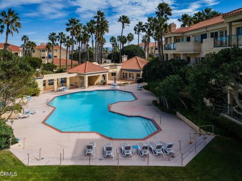 1743 Emerald Isle Way, Oxnard CA  93035-2972 exterior