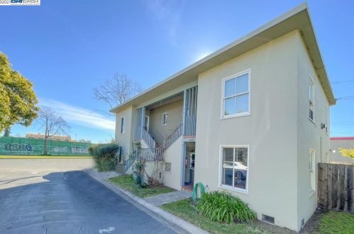 1207 University Ave, Berkeley CA 94702-1708 exterior