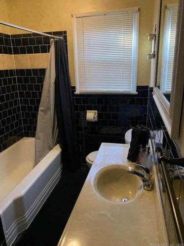 86 Boylston St, Meriden CT 06450-4737 exterior