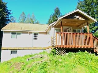2077 Dickerson Dr, Bremerton, WA 98312-1021
