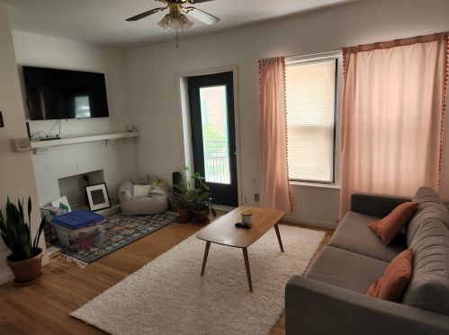 3944 Fremont St, Chicago, IL 60613-3013