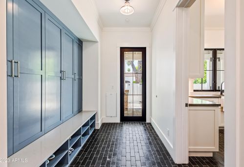 5431 Exeter Blvd, Phoenix AZ 85018-3227 exterior