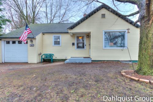 883 Post Rd, Meskegon MI 49441-4045 exterior