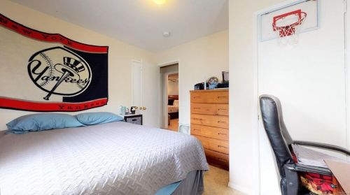 101 Grn Mnr Rd, Enfield CT 06082-4112 exterior