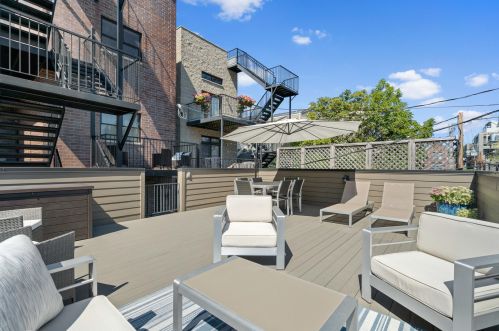 2725 Wayne Ave, Chicago IL  60614-1231 exterior