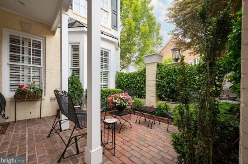 1201 Wilkes St, Alexandria VA 22314-5907 exterior