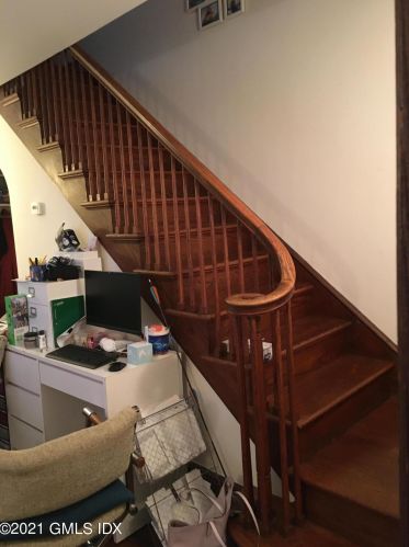 24 Comly Ave, Greenwich CT 06831-4934 exterior