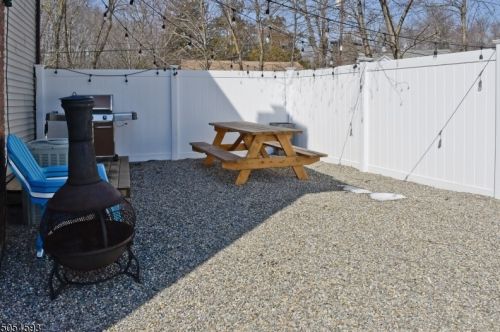 12 Edgewood Dr, Rockaway NJ 07866-1638 exterior