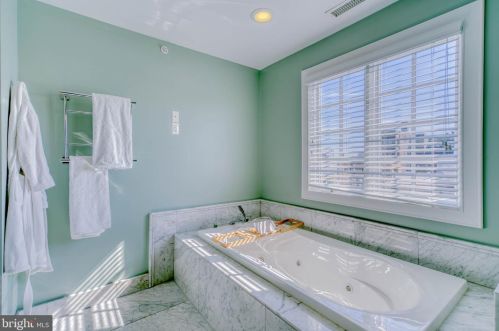 606 Christian St, Philadelphia PA 19147-2901 exterior