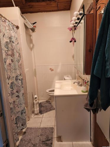 56 Jamaica Ave, Valley Stream NY 11580-6314 exterior