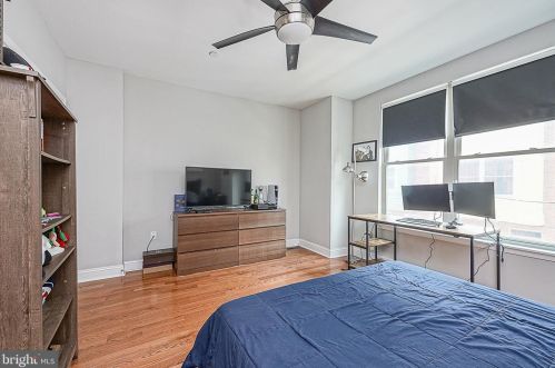 1717 Manton St, Philadelphia PA  19146-3017 exterior