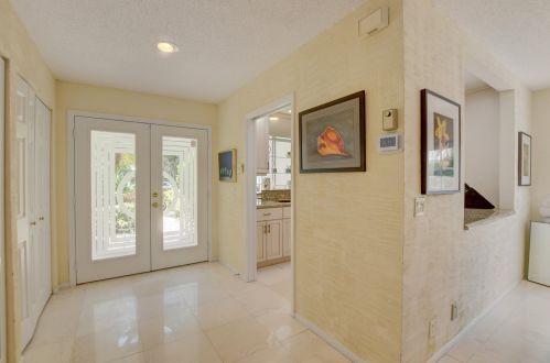 75 Hampshire Ln, Boynton Beach FL 33436-7403 exterior