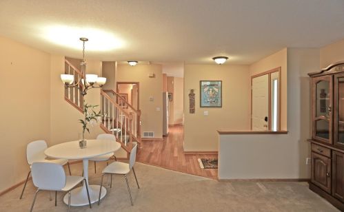 373 Allen Ave, Saint Paul MN 55117-1339 exterior