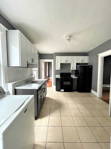 6 Lexington Ave, Poughkeepsie NY  12601-3806 exterior