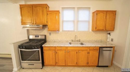 824 28th St, Union City NJ  07087-2297 exterior