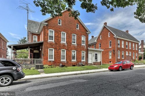 30 Eichelberger St, Hanover, PA 17331-2208