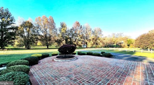 17815 Fraley Farm Rd, Rockville MD 20855-1664 exterior