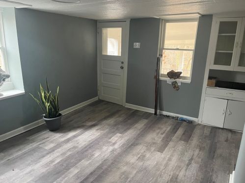 882 Center Rd, Pittsburgh PA  15239-1962 exterior