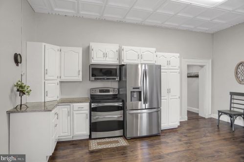 301 Penn St, Huntingdon PA 16652-1609 exterior