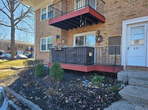 183 Evergreen Rd, Edison NJ  08837-2447 exterior