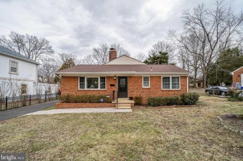 8019 Martha Washington St, Alexandria VA  22309-1350 exterior