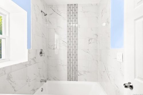 2732 Holland Ave, Bronx NY 10467-8709 exterior