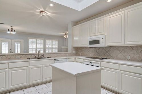 2801 Cascade Fls Dr, Austin TX 78738-5347 exterior