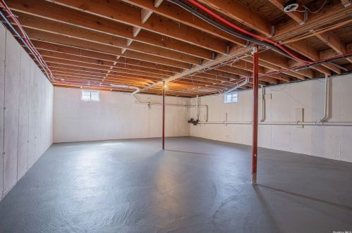 138 Frederick Ave, Babylon NY exterior