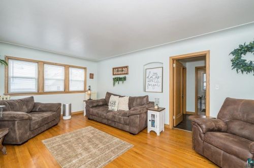 4721 4th St, Duluth, MN 55807-2032