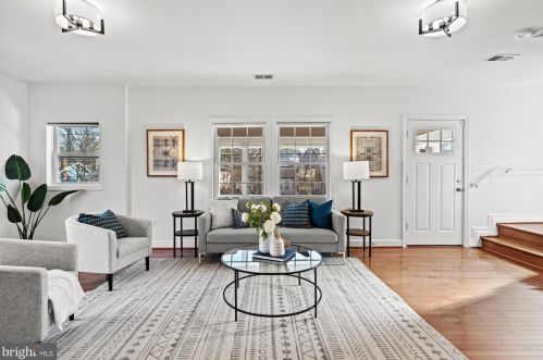 3032 Clinton St, Washington, DC 20018-2628