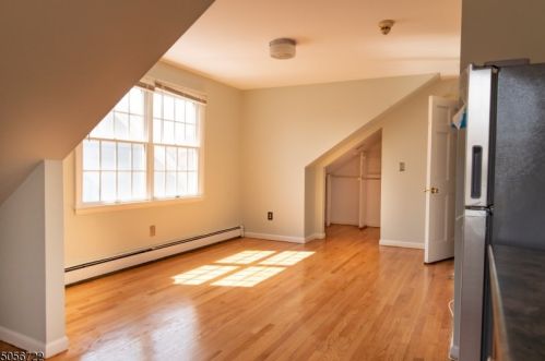 27 Irving St, Montclair NJ  07042-4523 exterior