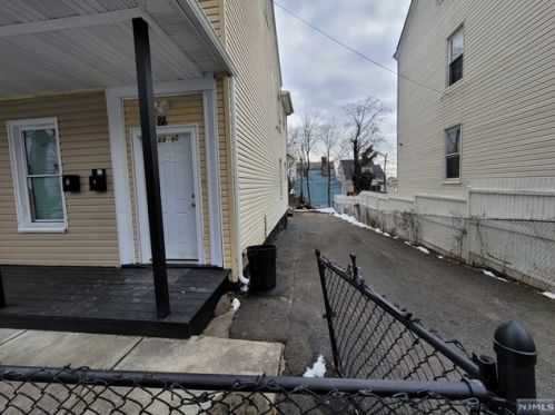 90 4th St, Paterson NJ  07522-1328 exterior