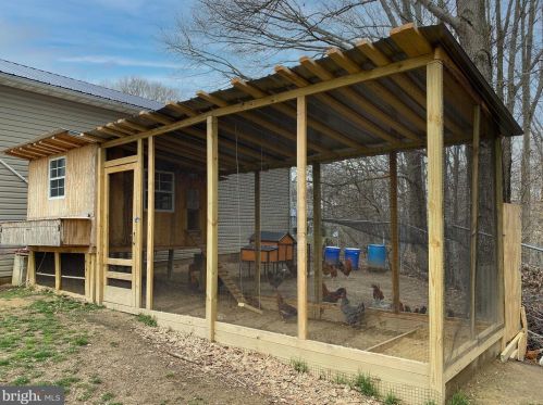 3010 New Enterprise Ct, Huntingtown MD 20639-9136 exterior