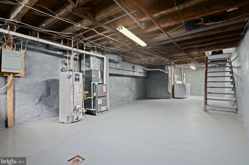 2430 Federal St, Philadelphia PA 19146-3914 exterior