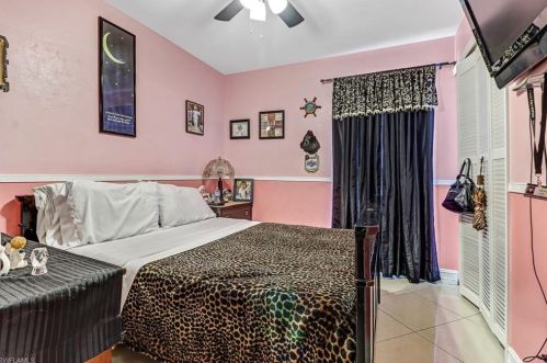 4988 19 Pl, Naples FL 34116-5714 exterior